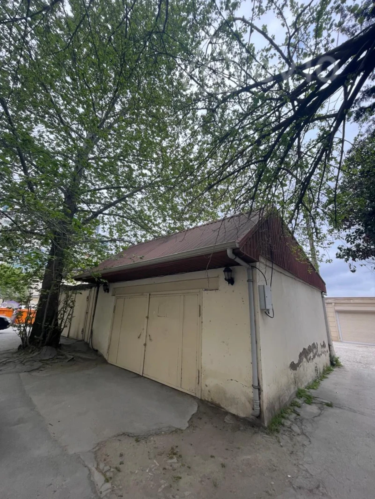 Satılır qaraj 40 m²