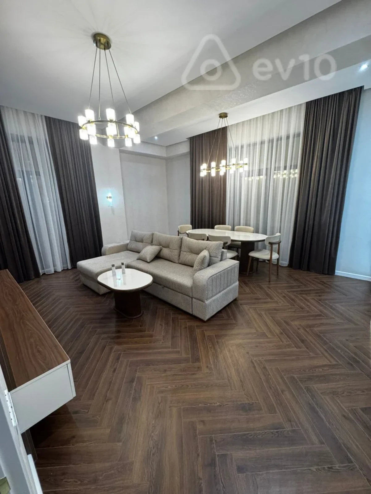 Kirayə verilir 3 otaqlı yeni tikili 130 m²