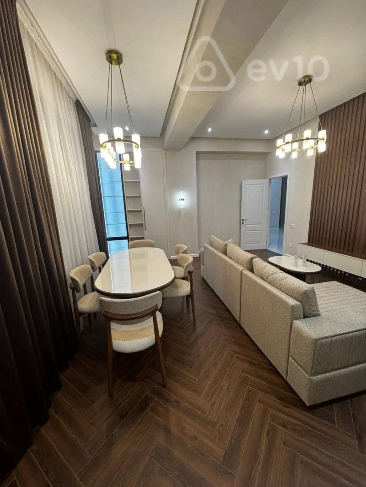 Kirayə verilir 3 otaqlı yeni tikili 130 m²