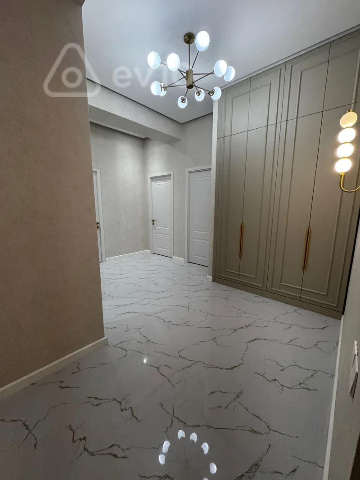 Kirayə verilir 3 otaqlı yeni tikili 130 m²