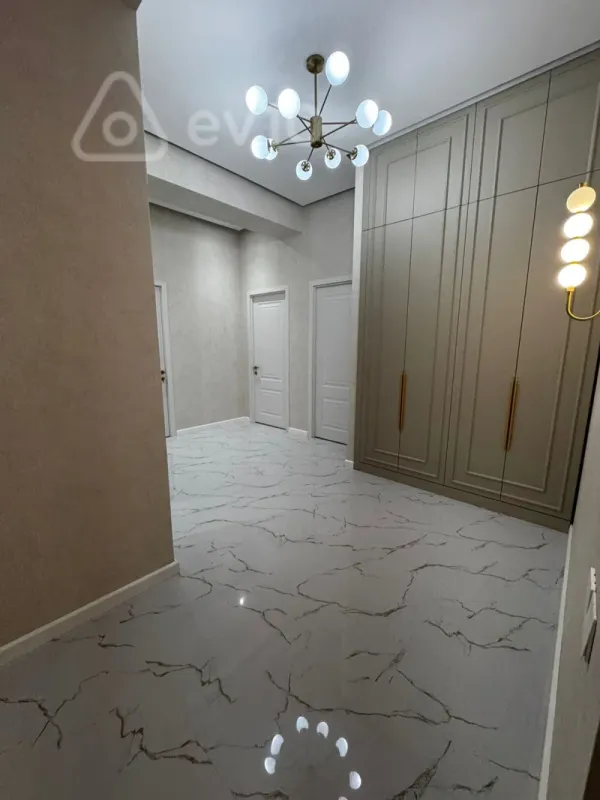 Kirayə verilir 3 otaqlı yeni tikili 130 m²
