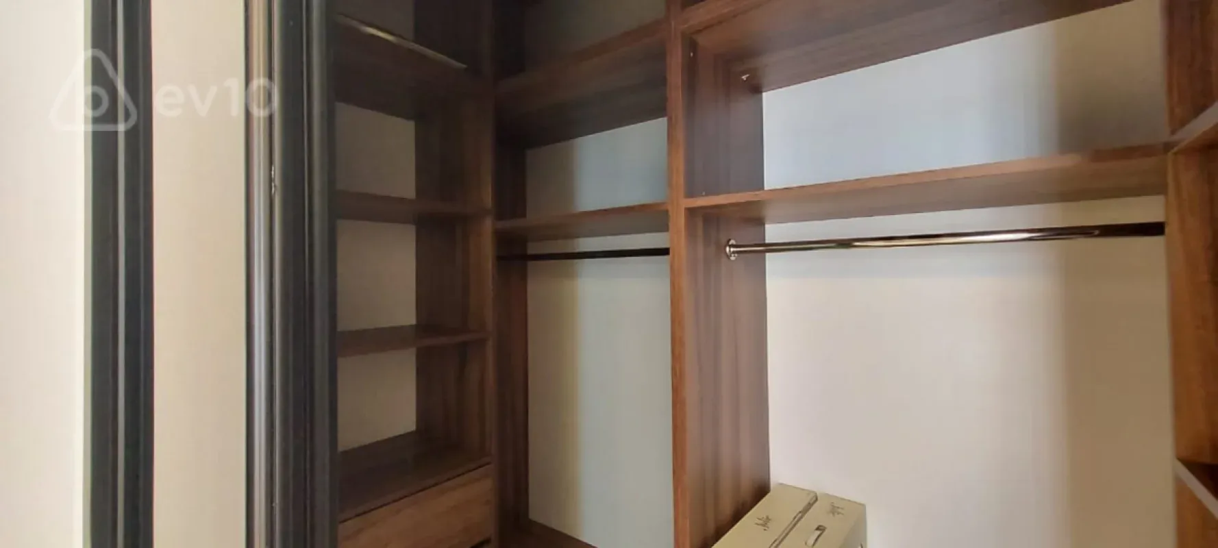 Kirayə verilir 3 otaqlı yeni tikili 180 m²