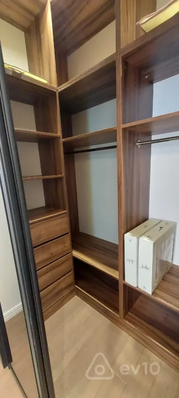 Kirayə verilir 3 otaqlı yeni tikili 180 m²