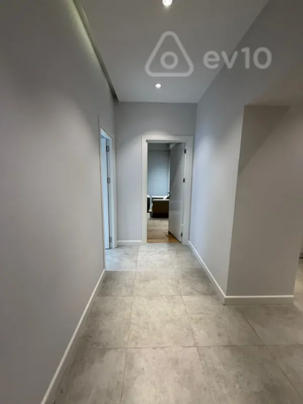Kirayə verilir 2 otaqlı yeni tikili 95 m²