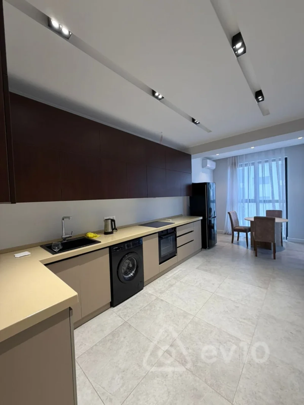 Kirayə verilir 2 otaqlı yeni tikili 95 m²