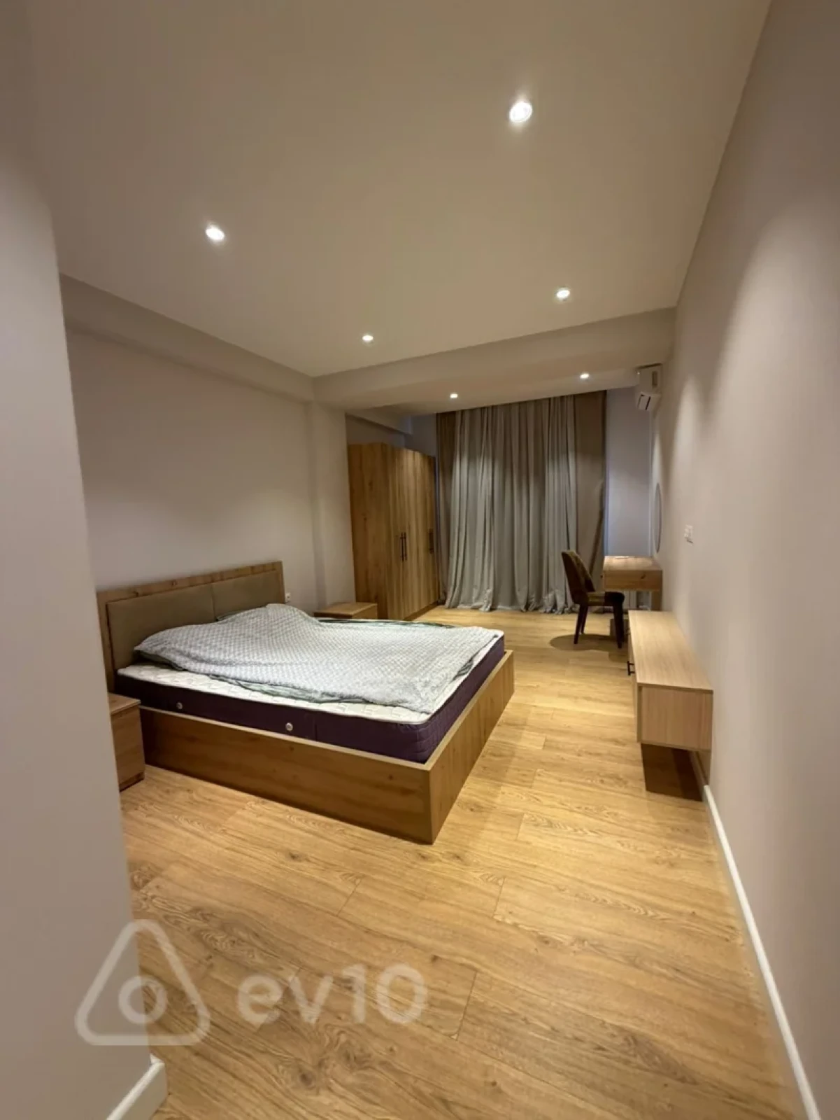 Kirayə verilir 2 otaqlı yeni tikili 95 m²