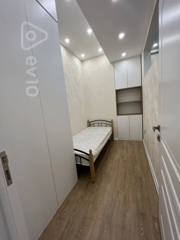 Kirayə verilir 3 otaqlı yeni tikili 70 m²