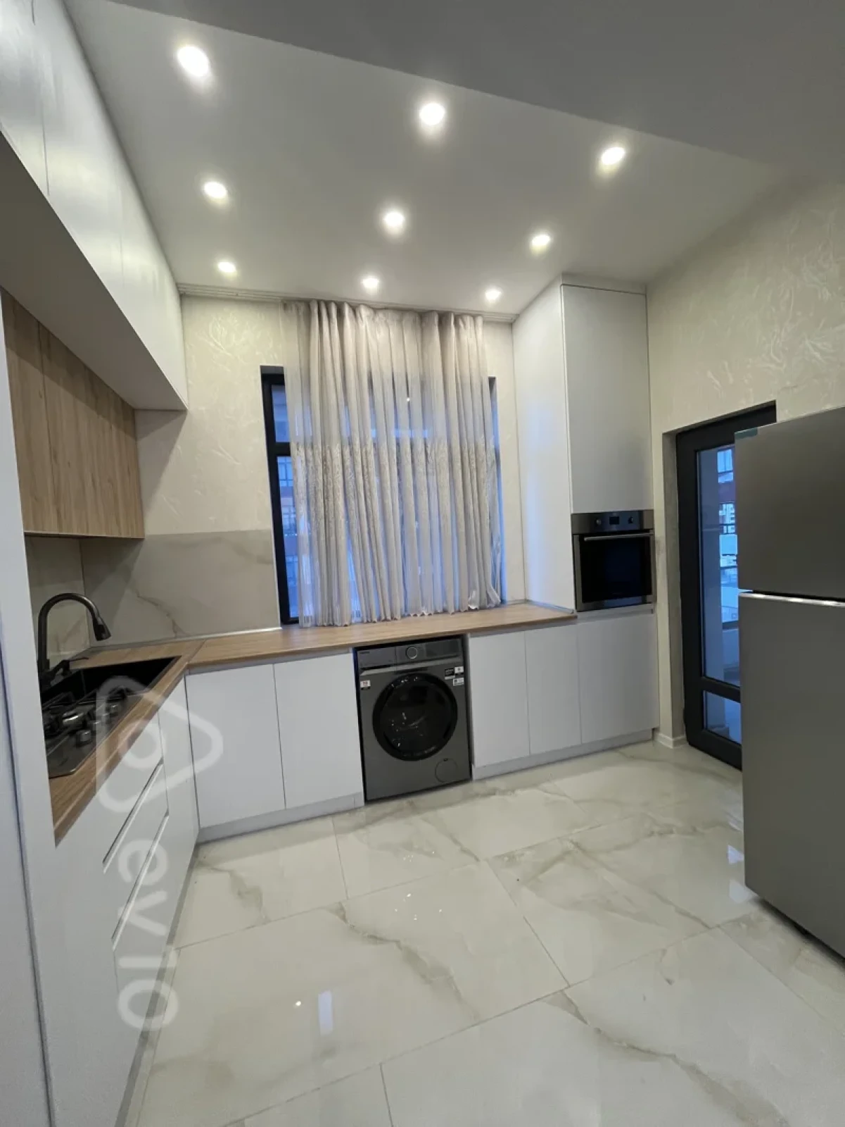 Kirayə verilir 3 otaqlı yeni tikili 70 m²