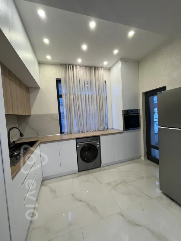 Kirayə verilir 3 otaqlı yeni tikili 70 m²