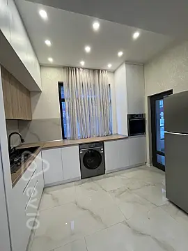 Kirayə verilir 3 otaqlı yeni tikili 70 m²