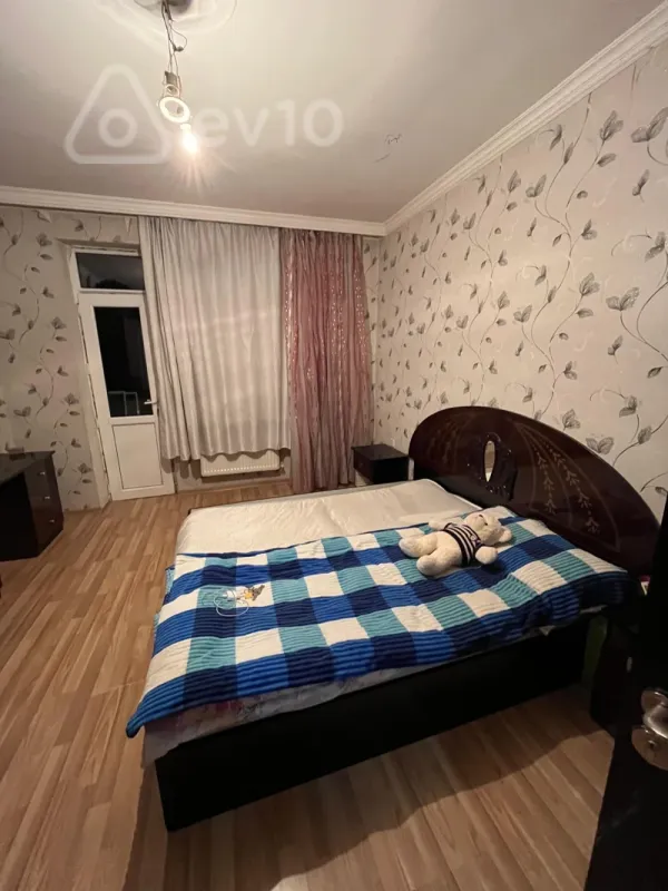 Kirayə verilir 2 otaqlı köhnə tikili 65 m²