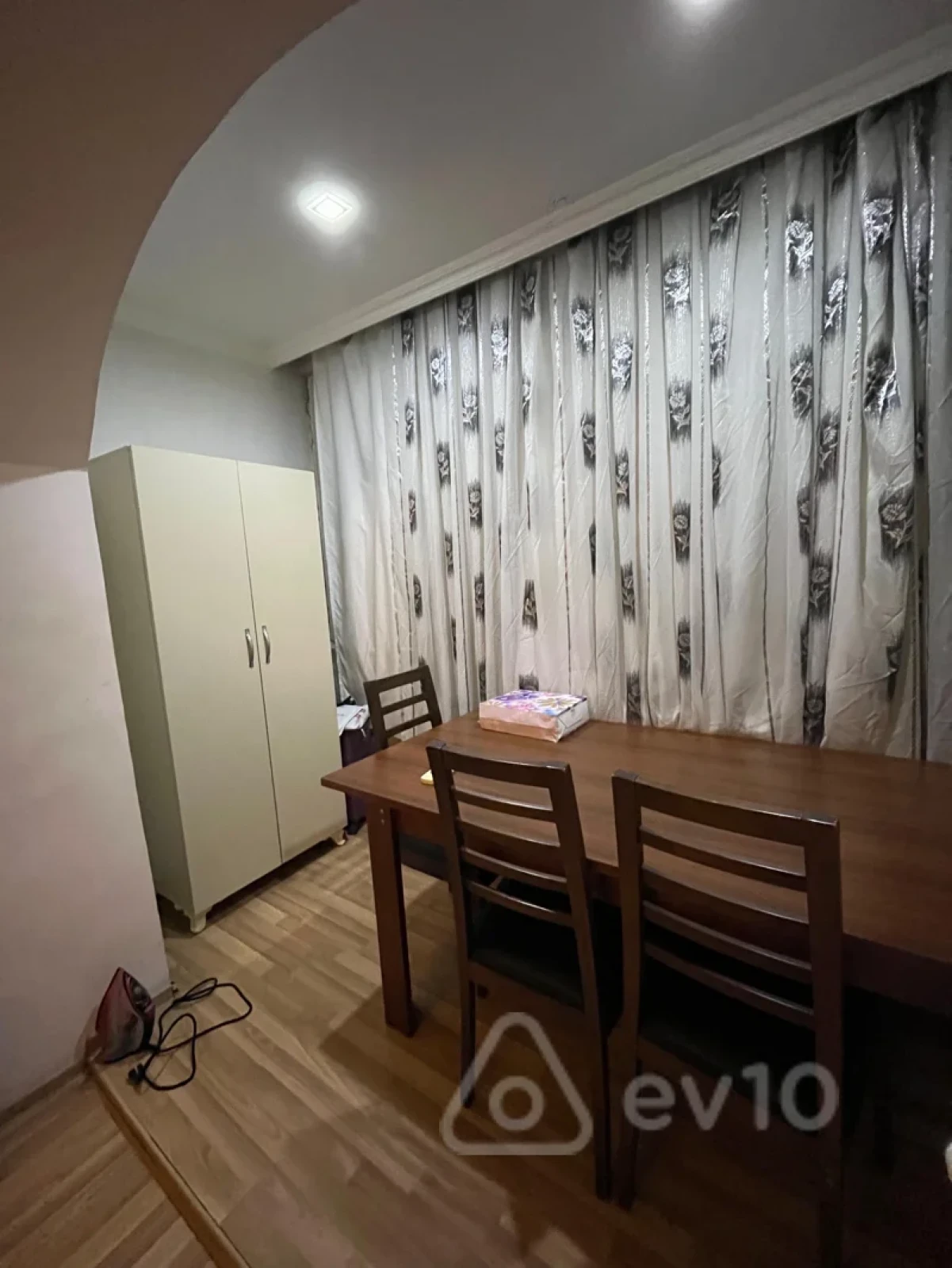 Kirayə verilir 2 otaqlı köhnə tikili 65 m²