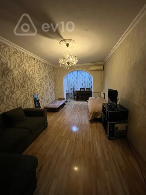 Kirayə verilir 2 otaqlı köhnə tikili 65 m²