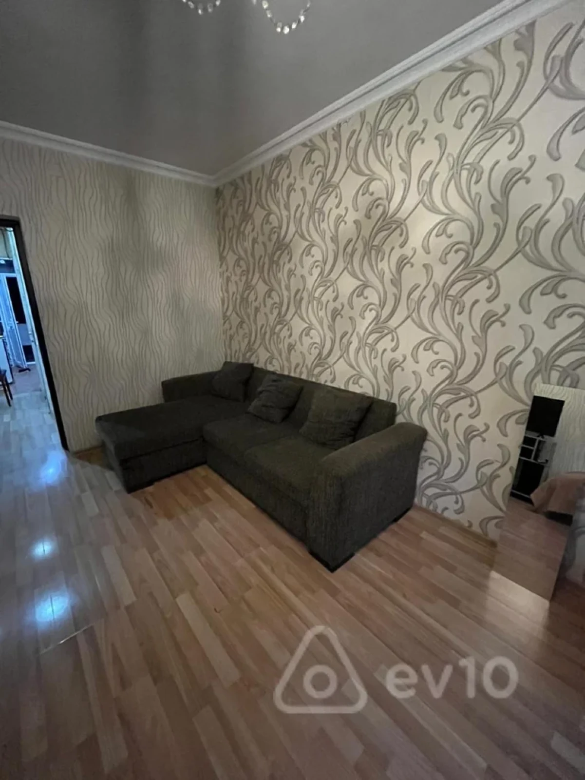 Kirayə verilir 2 otaqlı köhnə tikili 65 m²