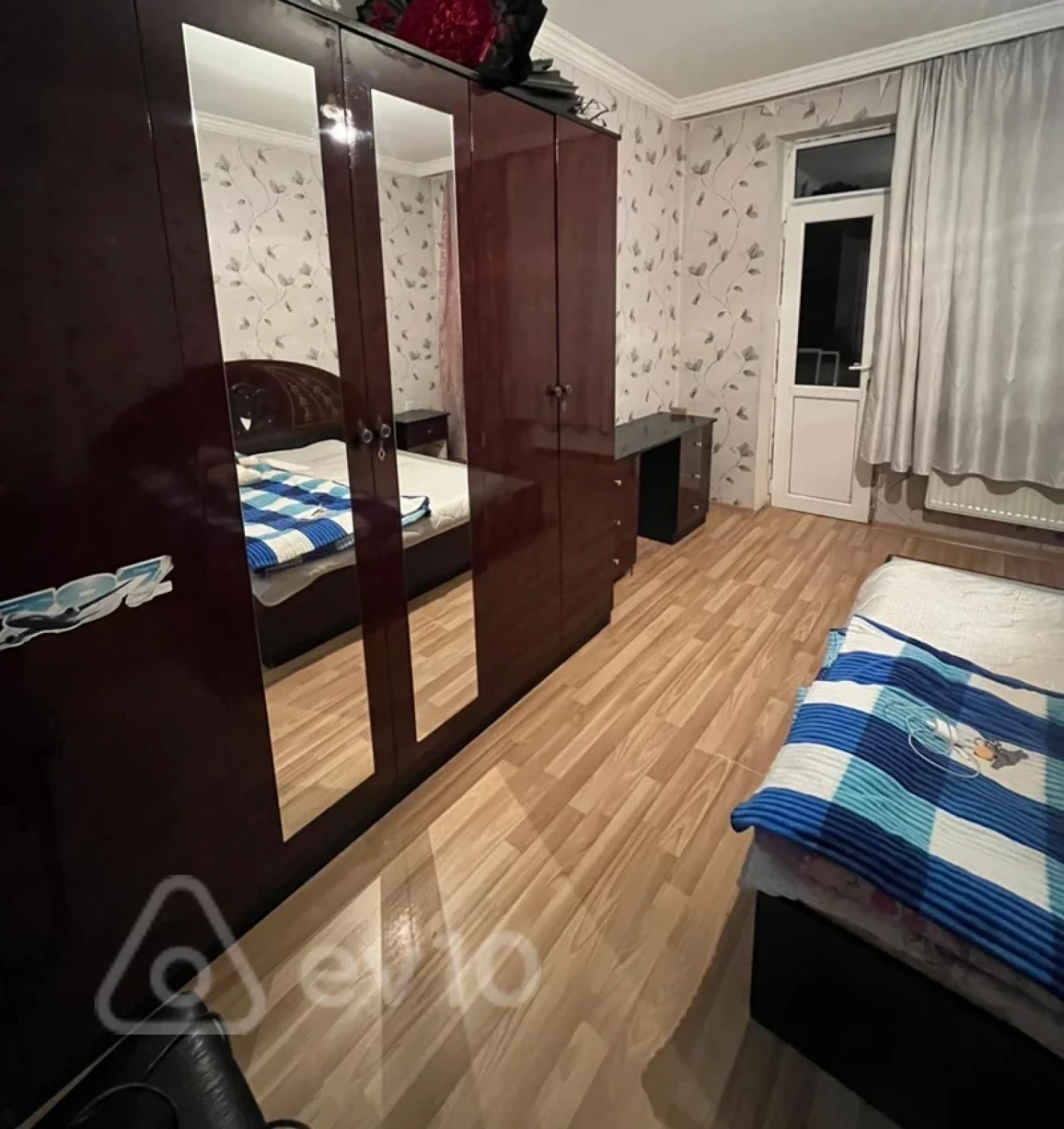Kirayə verilir 2 otaqlı köhnə tikili 65 m²