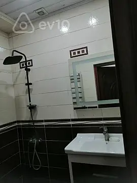 Kirayə verilir 2 otaqlı yeni tikili 65 m²