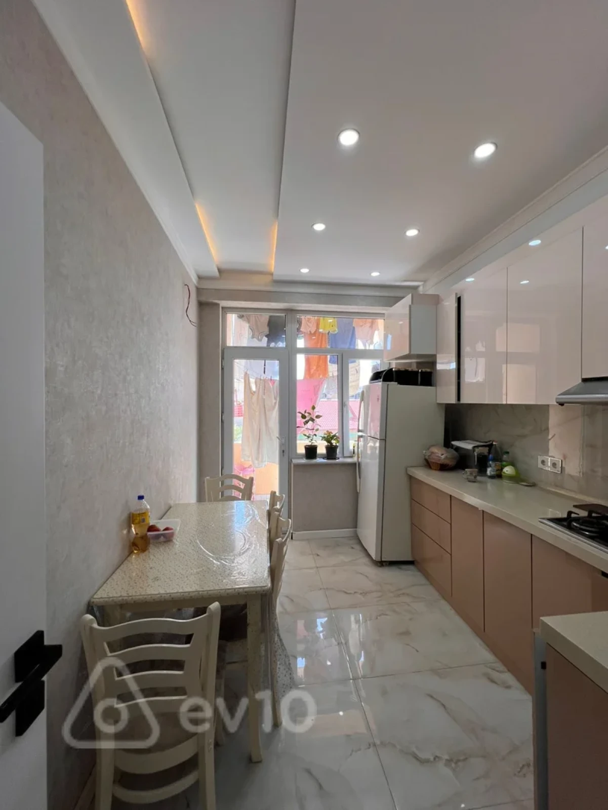 Satılır 3 otaqlı yeni tikili 84 m²