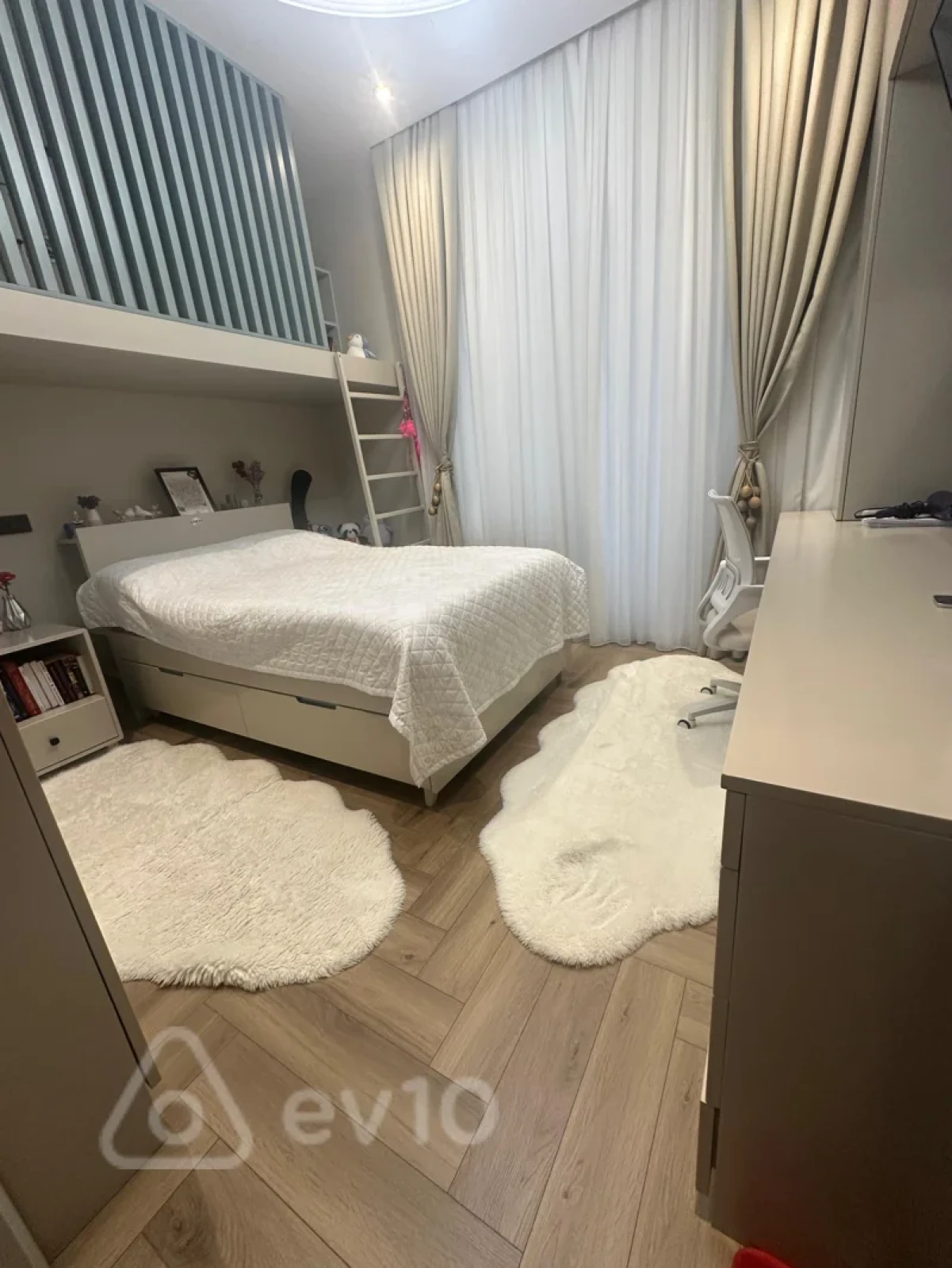 Satılır 4 otaqlı yeni tikili 132 m²
