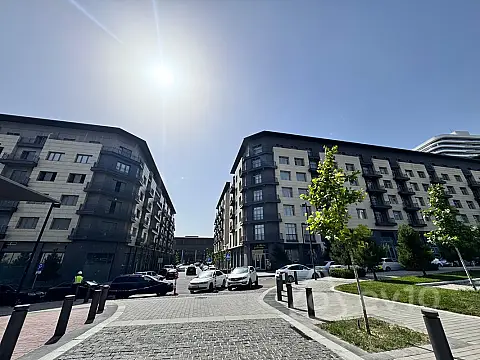 Satılır 3 otaqlı yeni tikili 140 m²