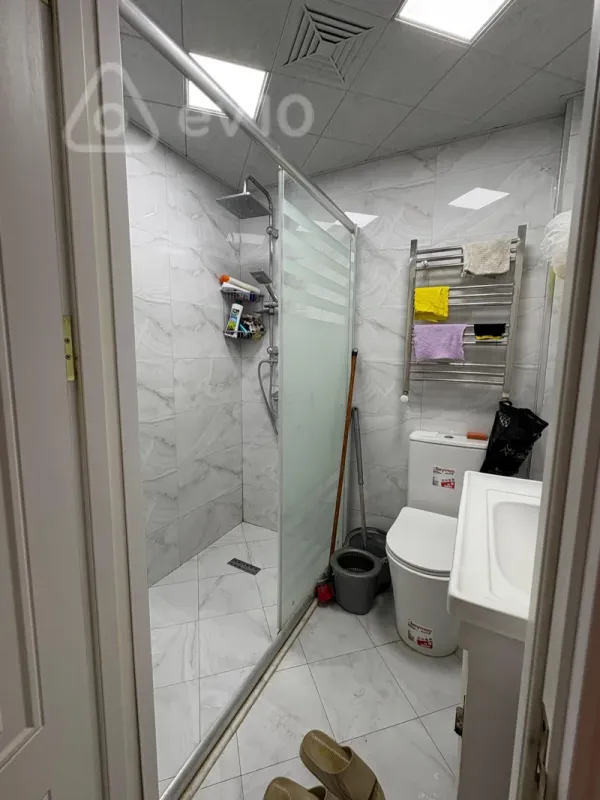 Kirayə verilir 2 otaqlı köhnə tikili 65 m²