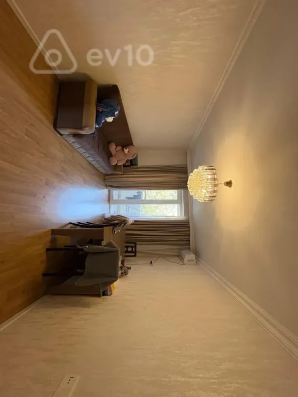 Kirayə verilir 2 otaqlı köhnə tikili 65 m²