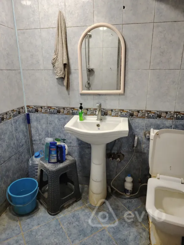Kirayə verilir 2 otaqlı köhnə tikili 80 m²