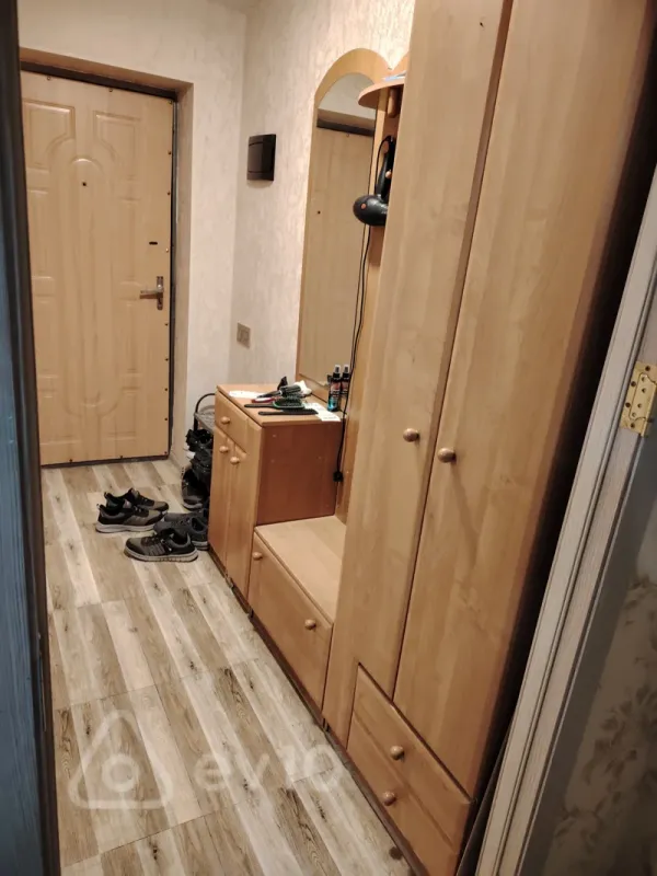 Kirayə verilir 2 otaqlı köhnə tikili 80 m²