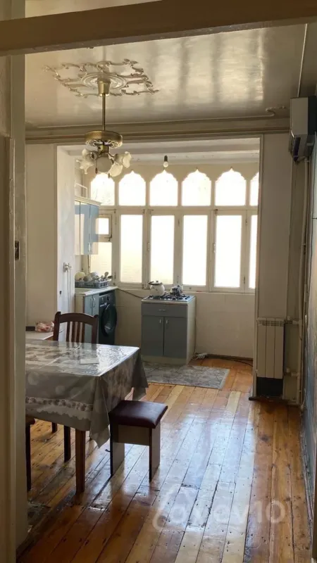 Kirayə verilir 3 otaqlı köhnə tikili 90 m²