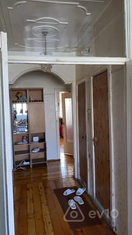 Kirayə verilir 3 otaqlı köhnə tikili 90 m²