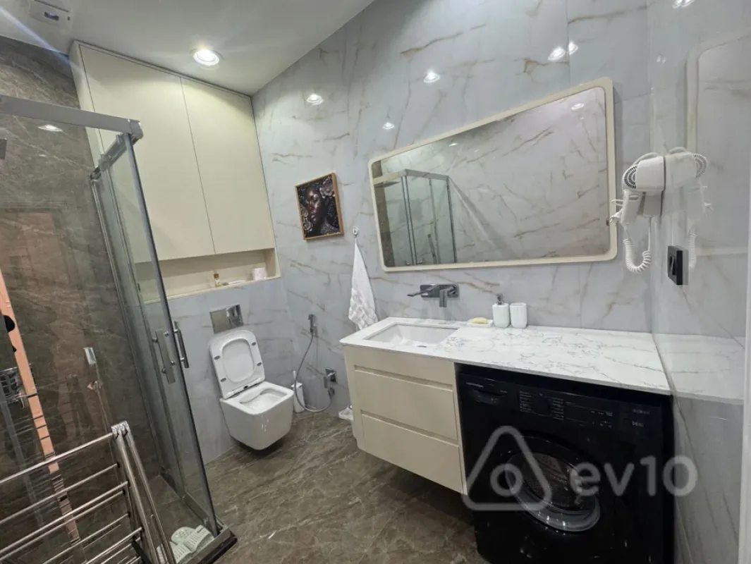 Kirayə verilir 2 otaqlı yeni tikili 70 m²