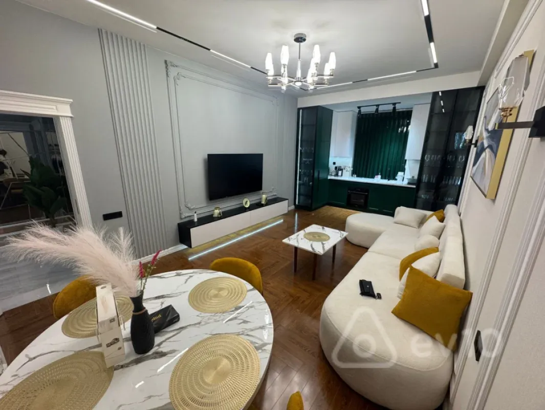 Kirayə verilir 2 otaqlı yeni tikili 70 m²