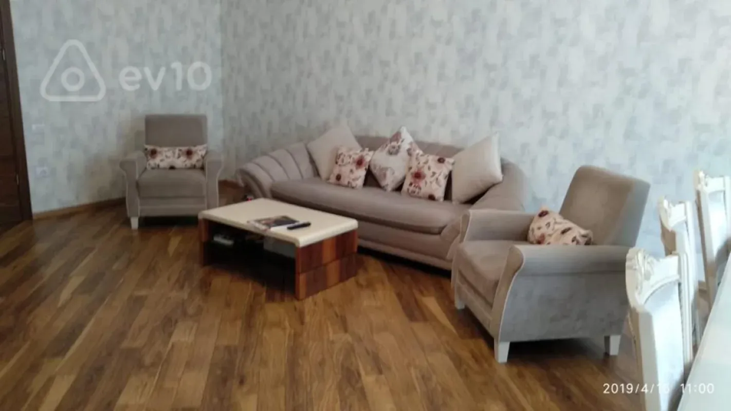 Kirayə verilir 4 otaqlı yeni tikili 185 m²