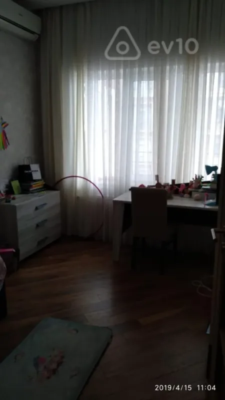 Kirayə verilir 4 otaqlı yeni tikili 185 m²