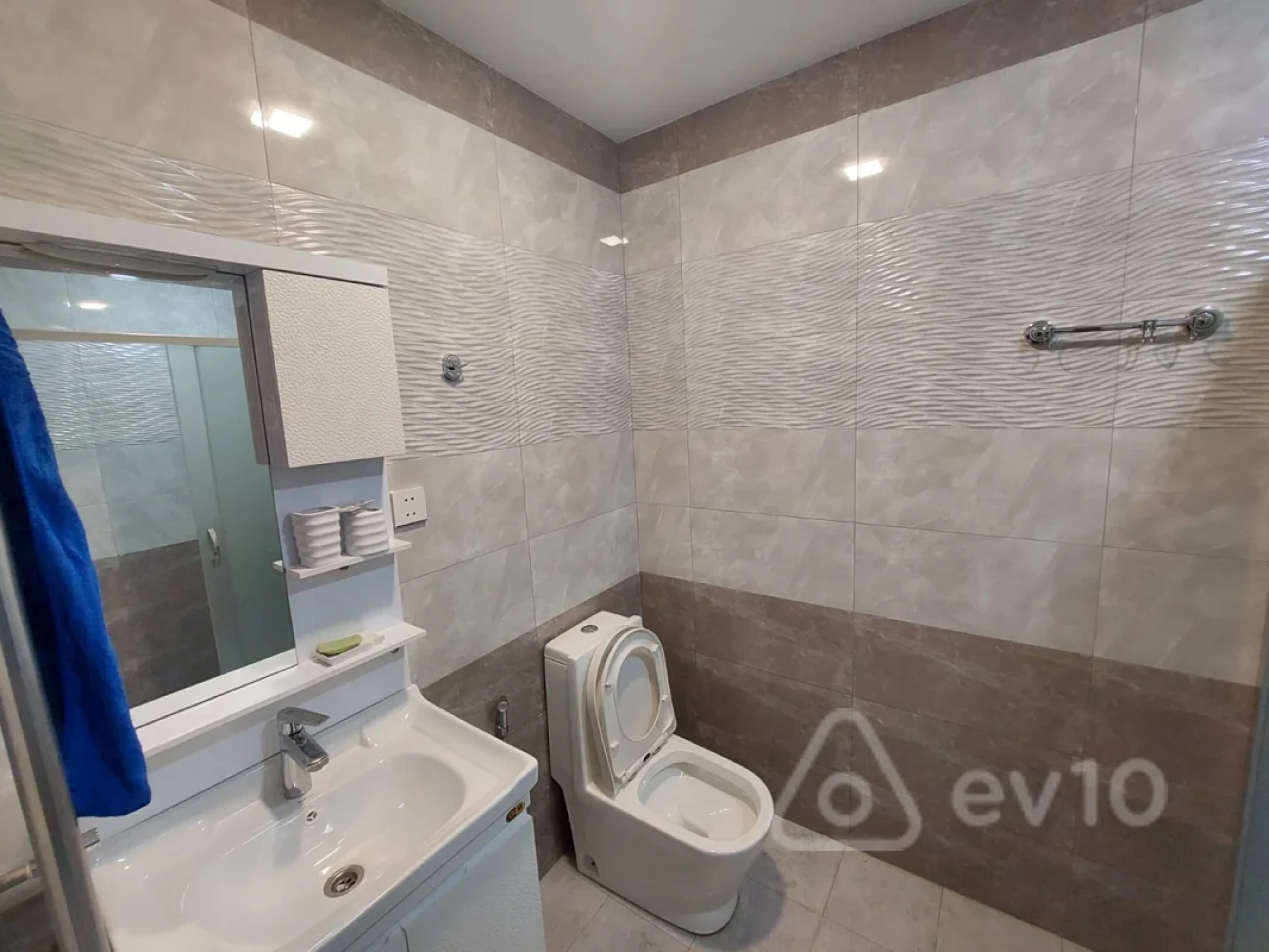 Satılır 3 otaqlı yeni tikili 138 m²