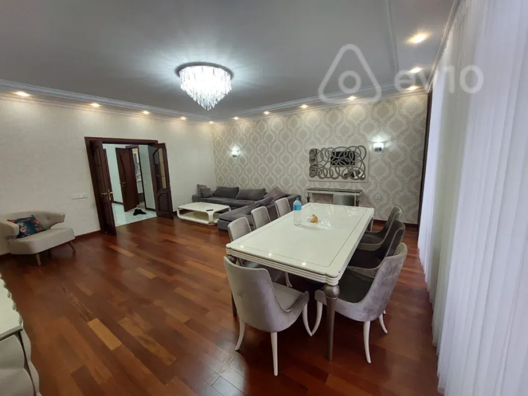 Satılır 3 otaqlı yeni tikili 138 m²
