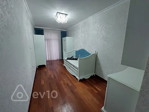 Satılır 3 otaqlı yeni tikili 138 m²