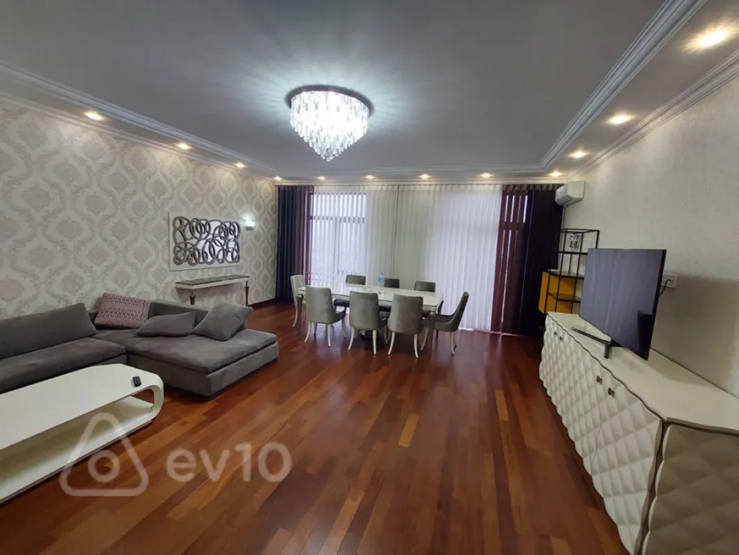 Satılır 3 otaqlı yeni tikili 138 m²