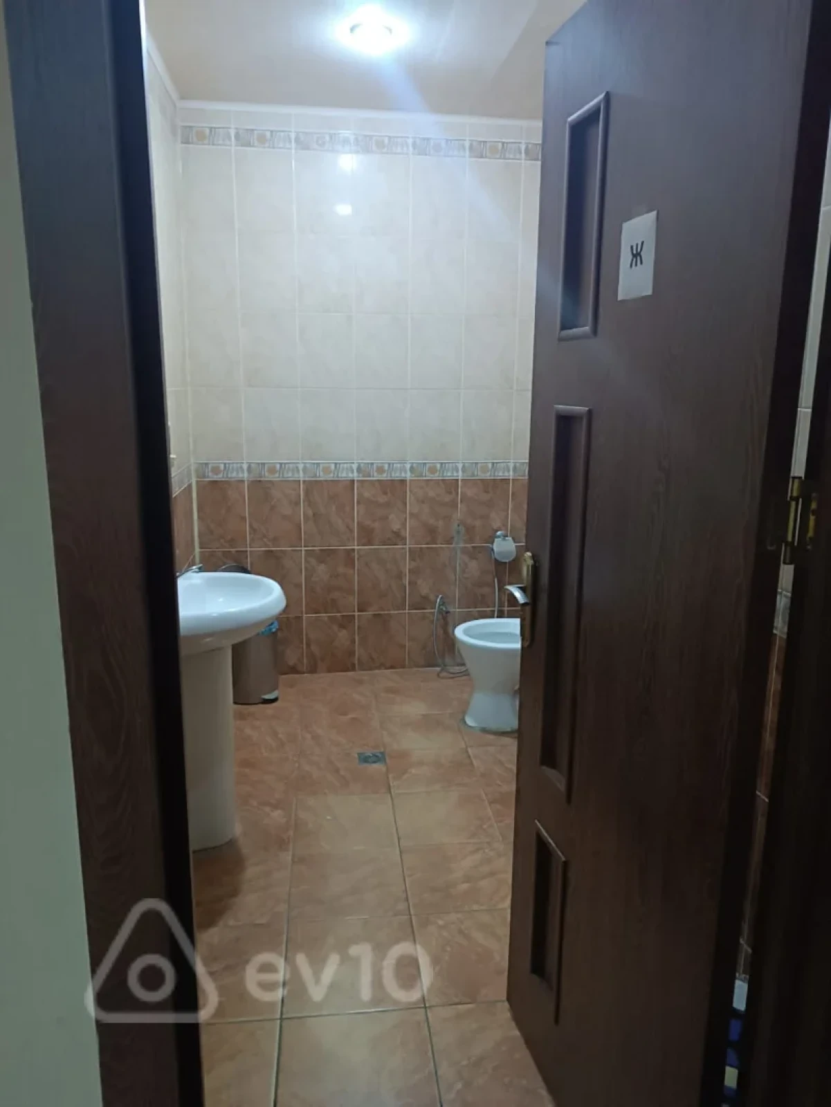 Kirayə verilir 6 otaqlı ofis 215 m²