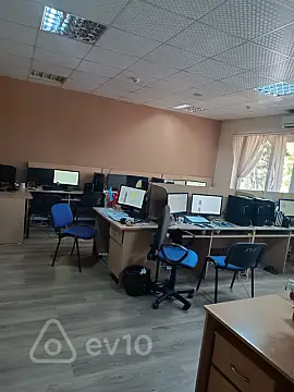 Kirayə verilir 6 otaqlı ofis 215 m²