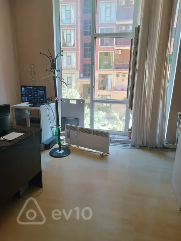 Kirayə verilir 6 otaqlı ofis 215 m²