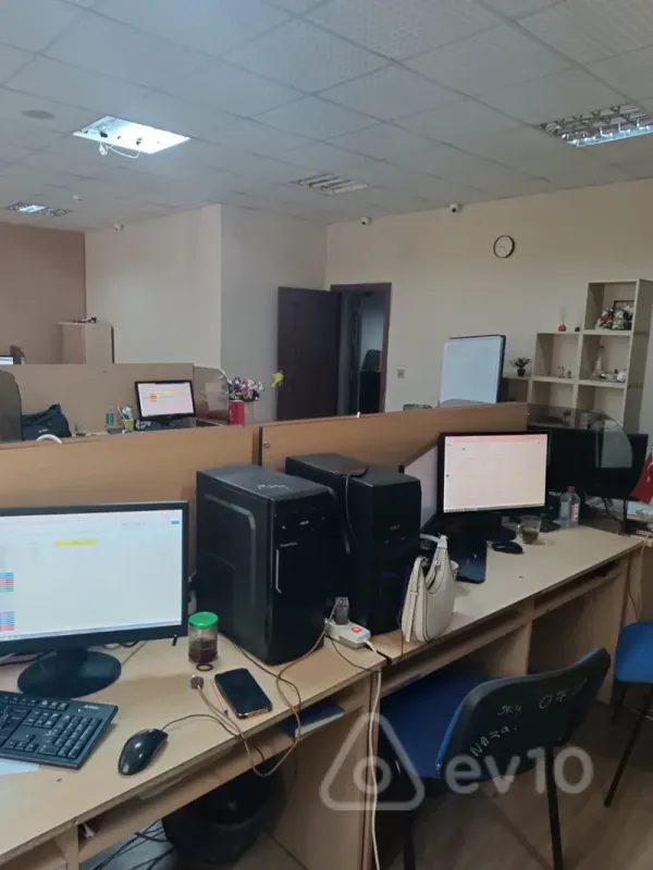 Kirayə verilir 6 otaqlı ofis 215 m²