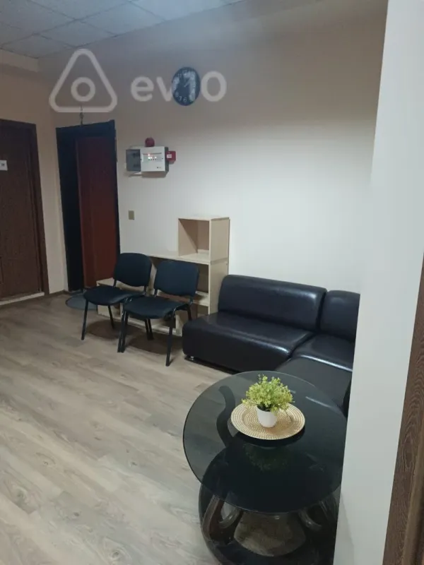 Kirayə verilir 6 otaqlı ofis 215 m²