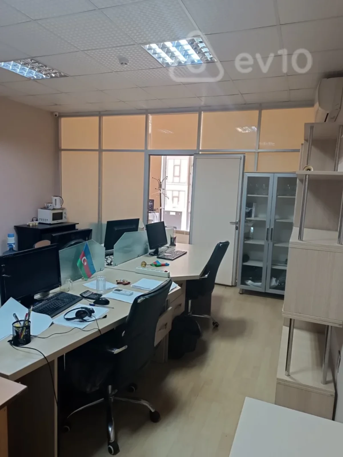 Kirayə verilir 6 otaqlı ofis 215 m²