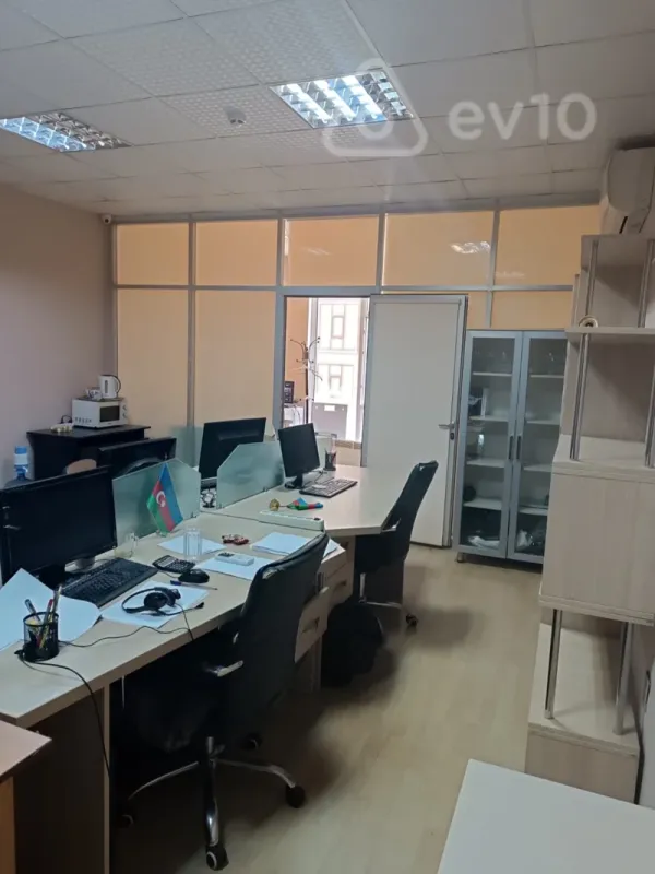 Kirayə verilir 6 otaqlı ofis 215 m²