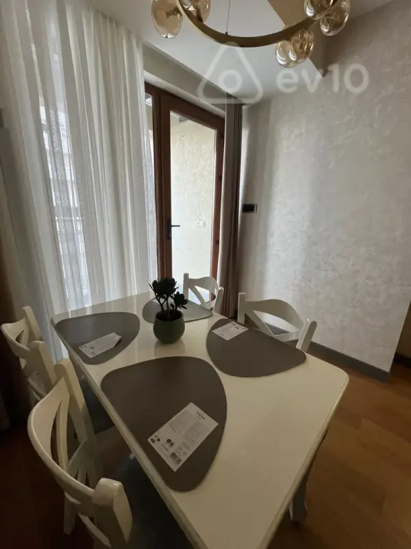 Kirayə verilir 3 otaqlı yeni tikili 130 m²