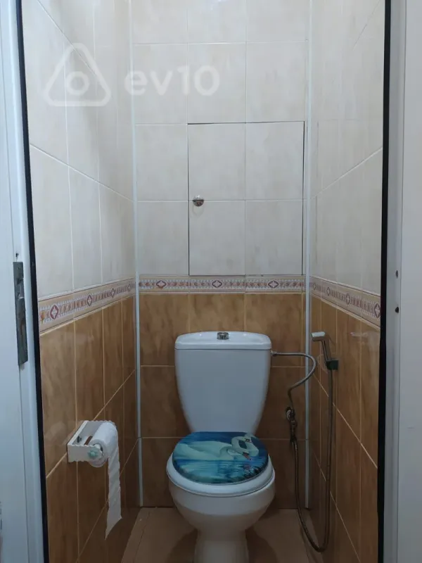 Satılır 2 otaqlı köhnə tikili 55 m²