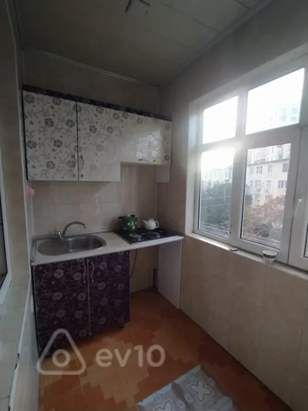 Satılır 2 otaqlı köhnə tikili 55 m²