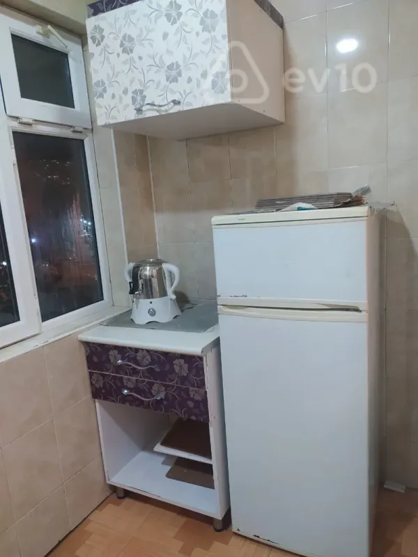 Satılır 2 otaqlı köhnə tikili 55 m²