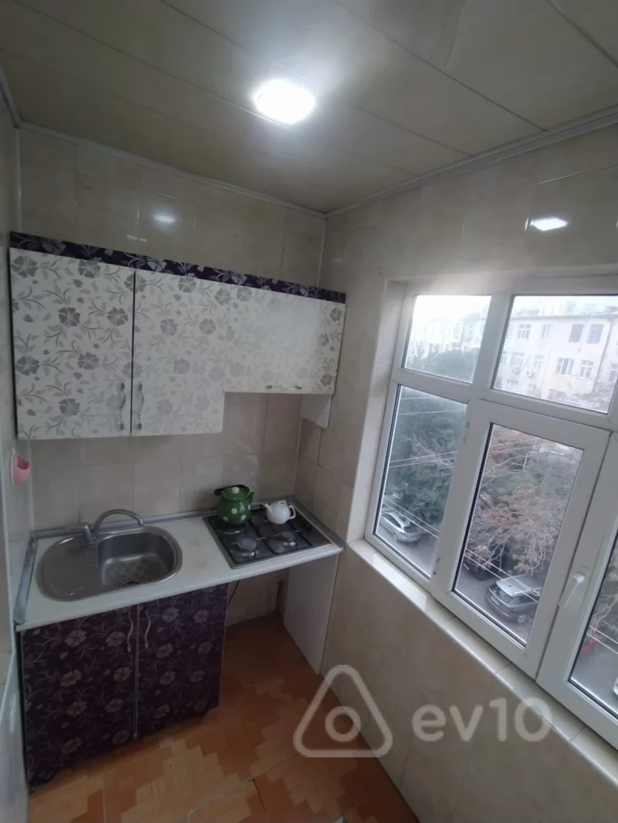 Satılır 2 otaqlı köhnə tikili 55 m²