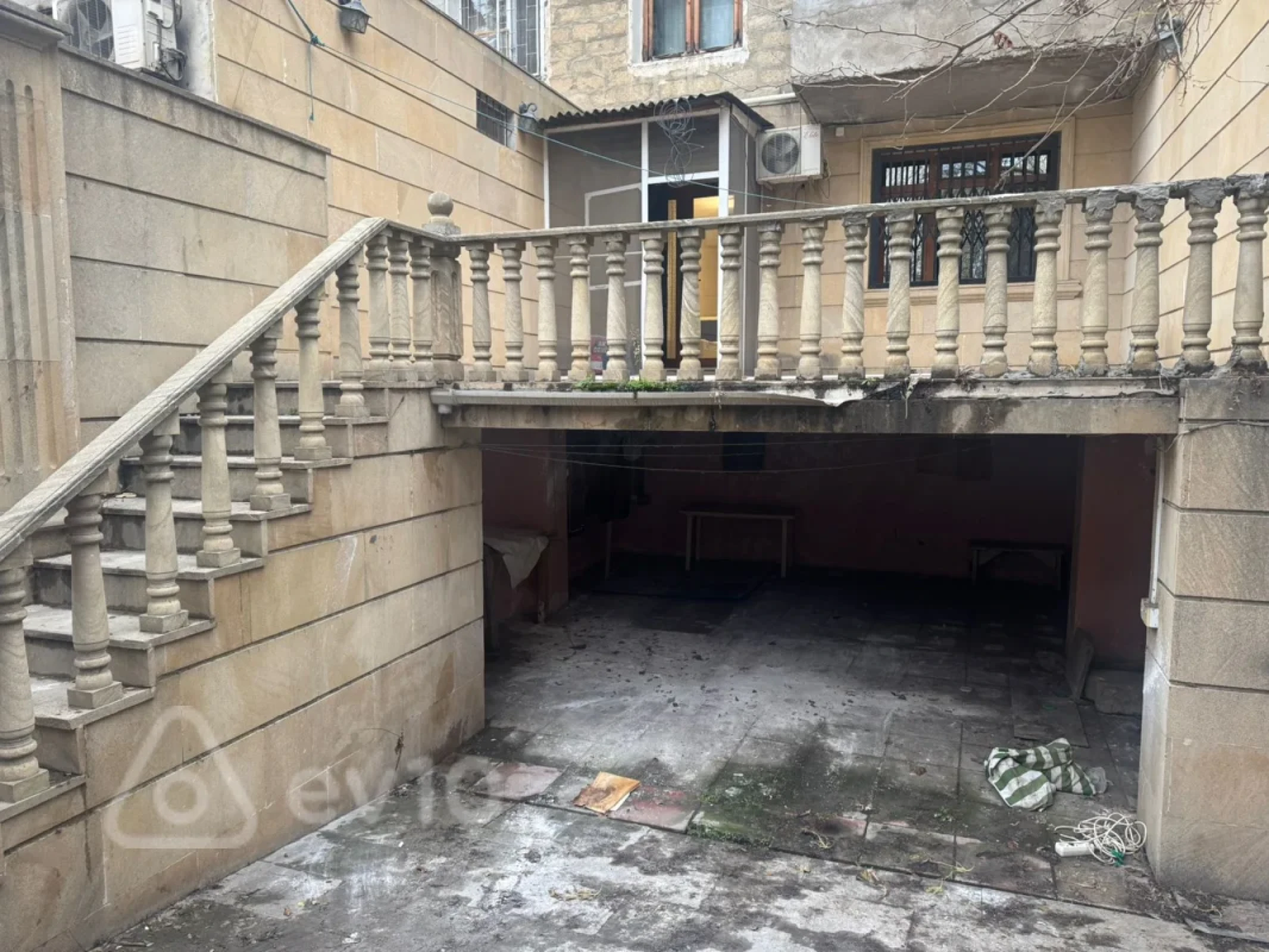 Kirayə verilir 3 otaqlı köhnə tikili 110 m²